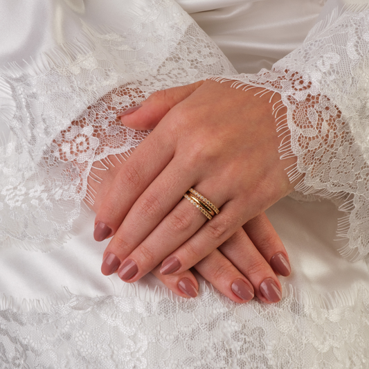 Par de Aparadores de Ouro 18k Cravejado Reto